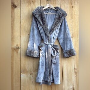 Pottery Barn Plush Robe Sz Medium